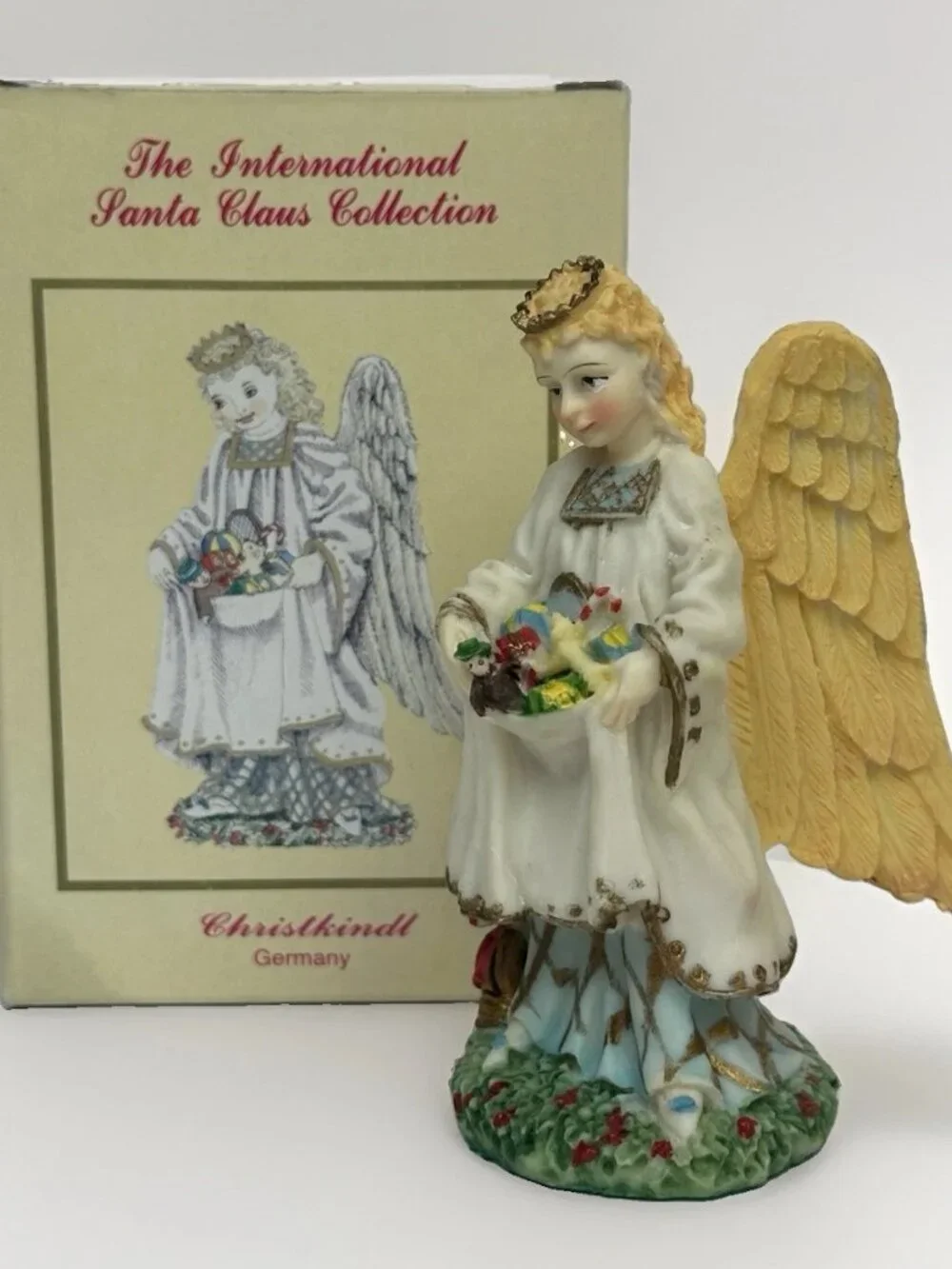 13 Vintage Collectible - The International Santa Claus Collection Figurines